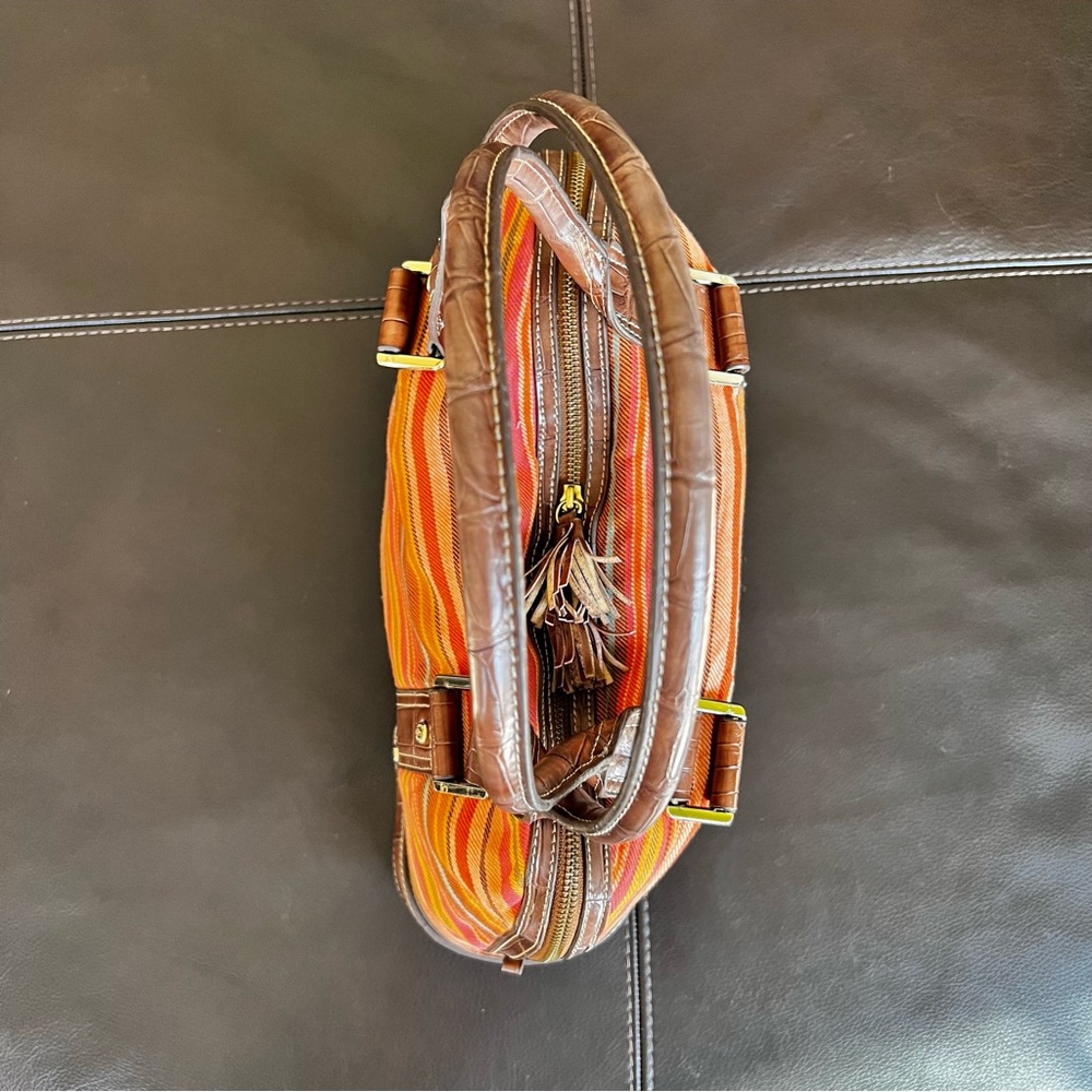 Liz Claiborne Peach Shoulder Purse - Picture 4 of 10